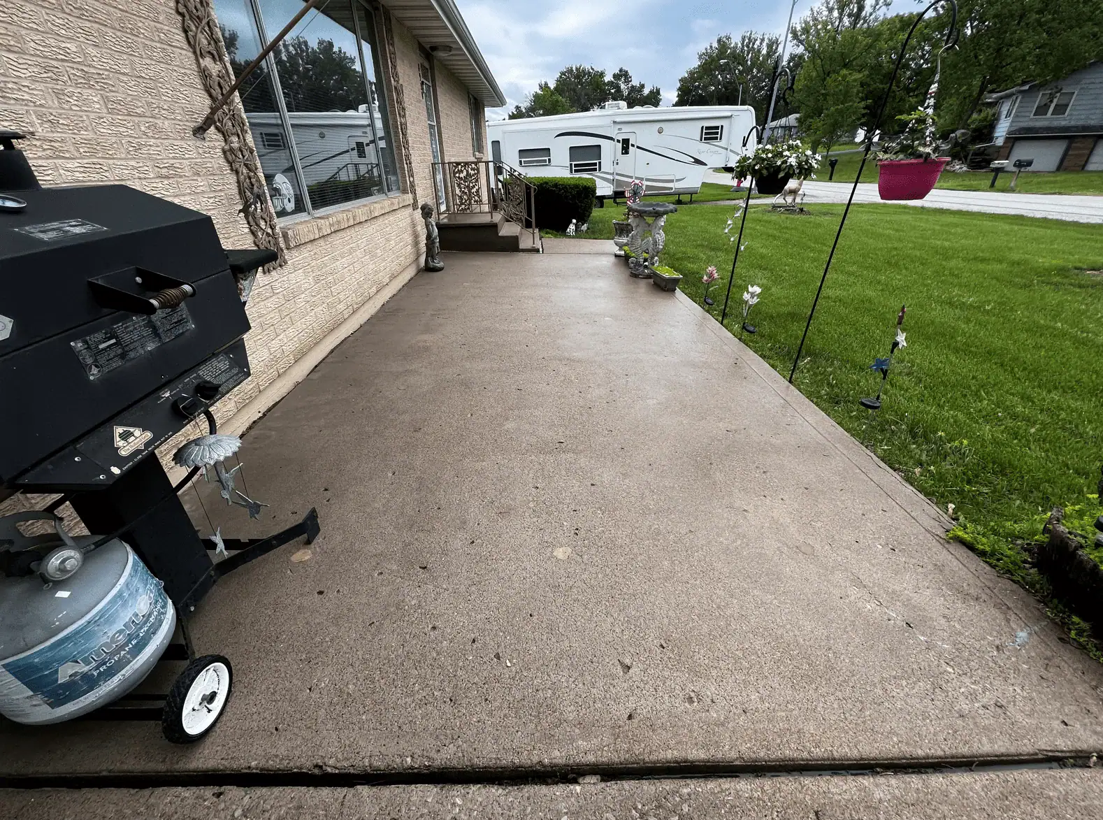 Concrete Patio Cleaning After KC 64153 KC Splash