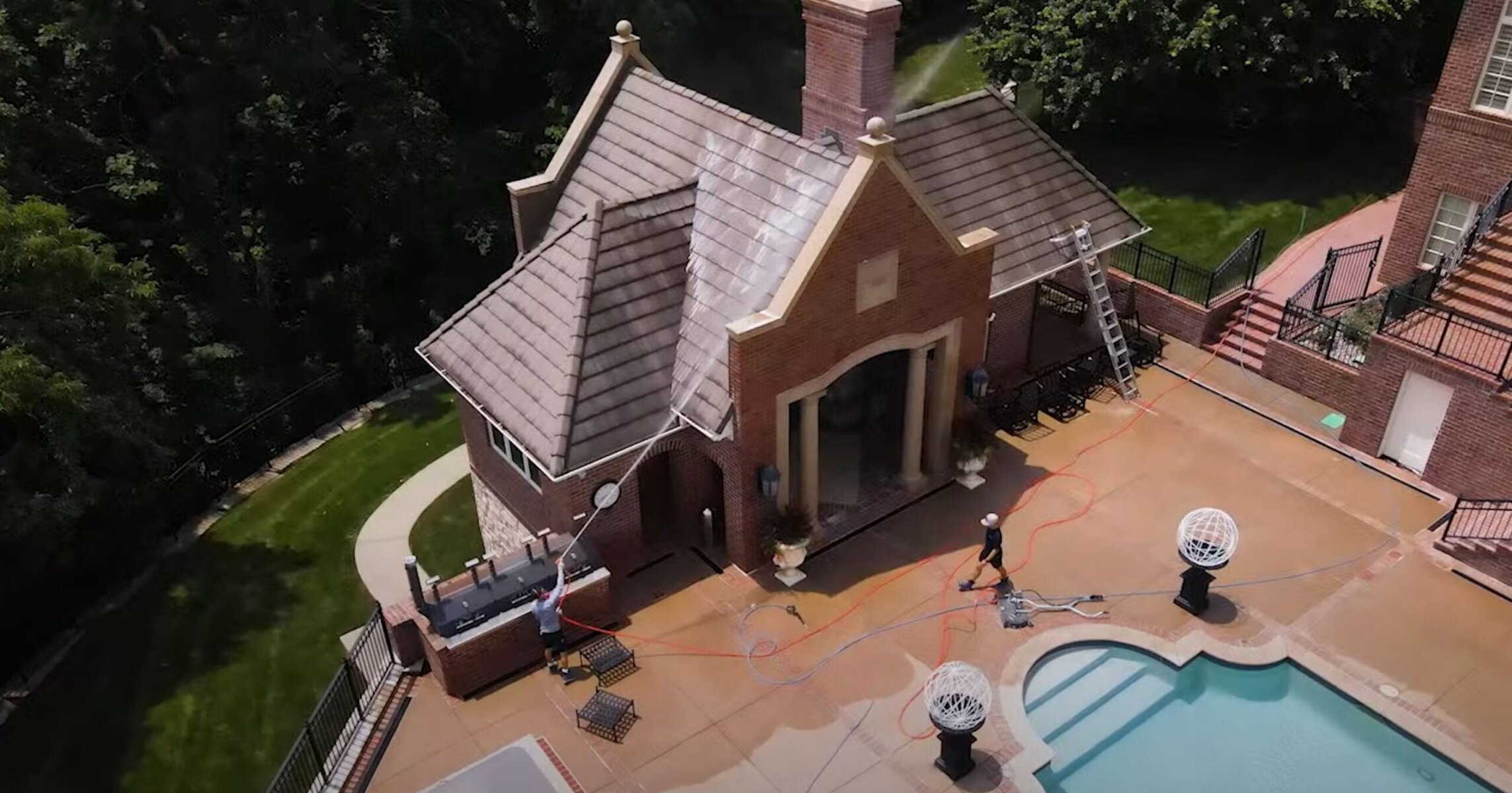 Roof soft wash on Parkville Kansas City luxury home KC Splash