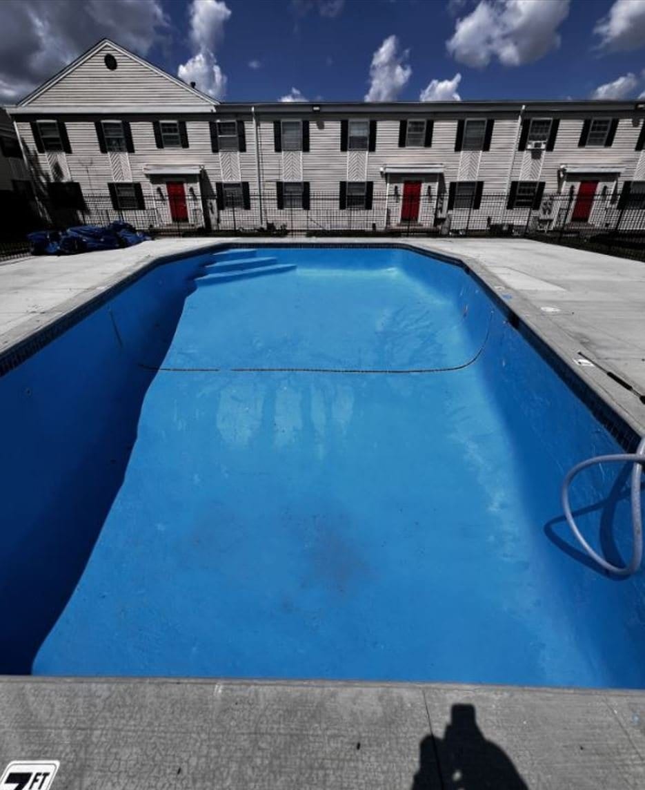 Community pool cleaning lenexa ks after