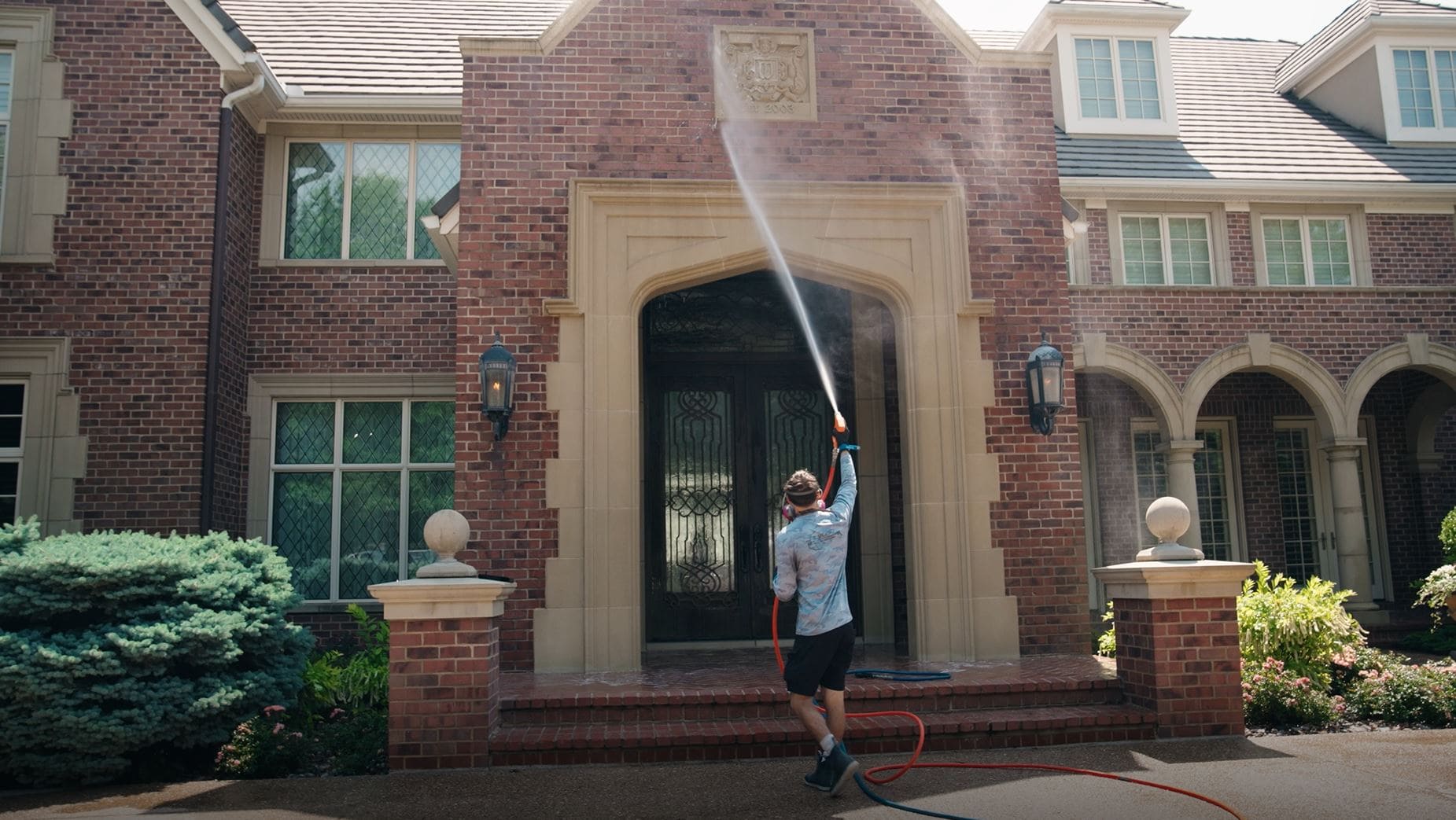 Siding washing on Parkville Missouri luxury estate KC Splash
