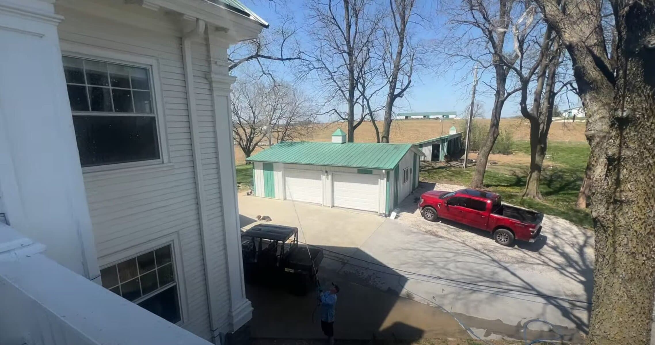 Outbuildings and courtyard cleaning on a Smithville, MO acreage property