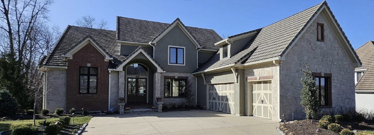 House washing in the Shoal Creek area — KC Splash soft washing Northland KC home