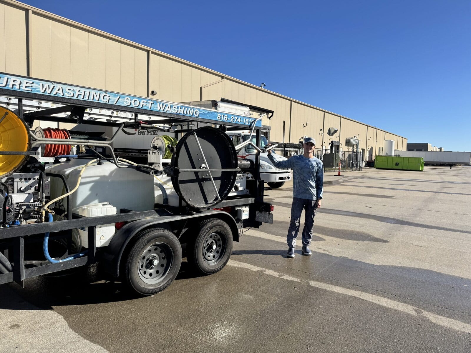 KC Splash commercial pressure washing in Riverside, MO