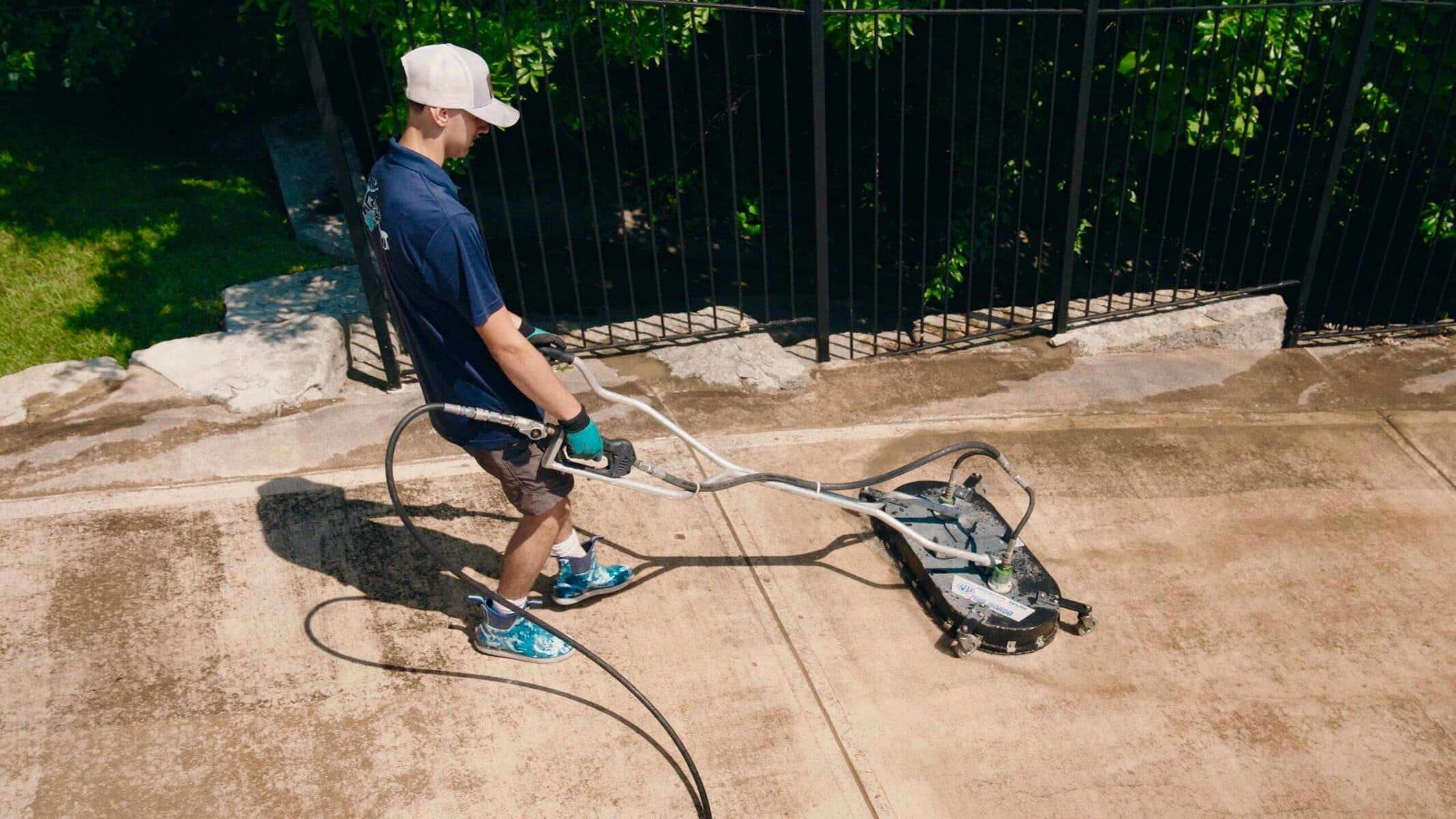 Driveway and concrete cleaning in Weatherby Lake, MO by KC Splash