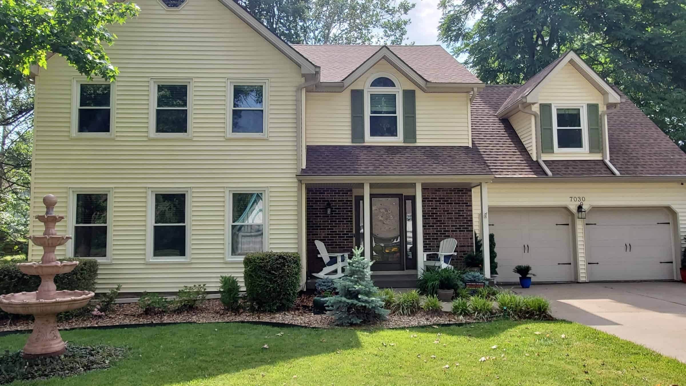 House washing in Shawnee, KS by KC Splash