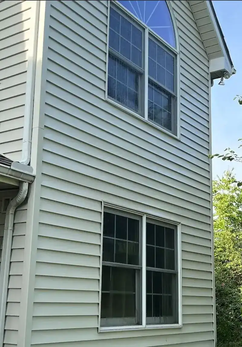 Clean vinyl siding after a KC Splash house wash